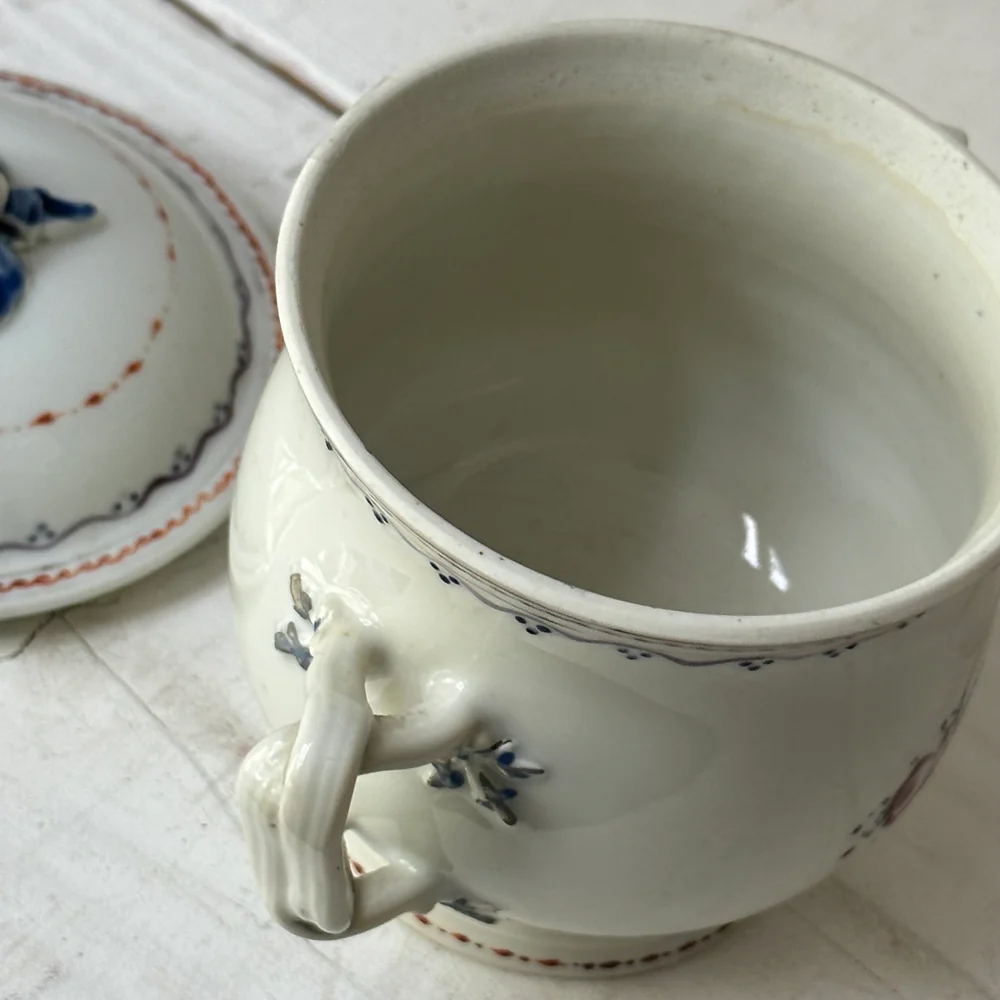 18th-century Chinese Qing Porcelain Lidded Sugar Bowl - Image 6