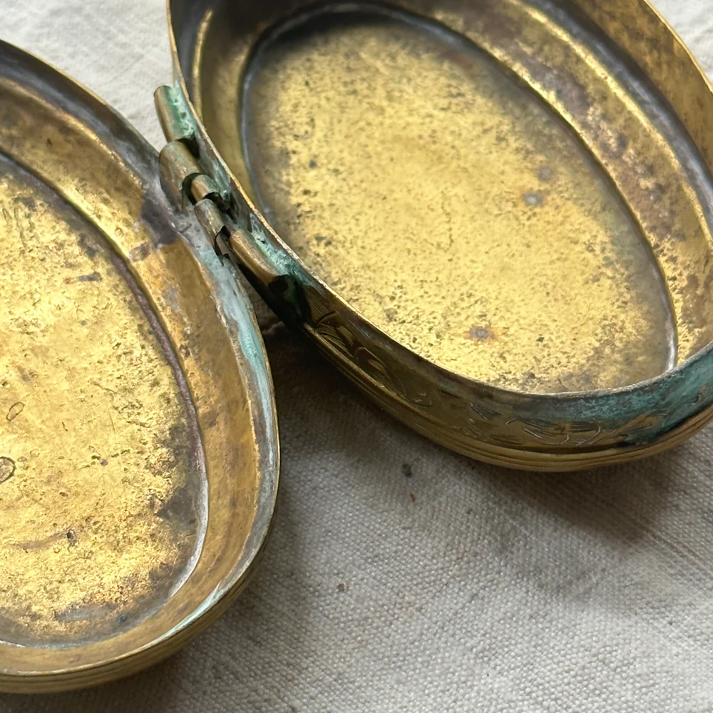 18th-century Dutch Brass Tobacco Box - Image 5