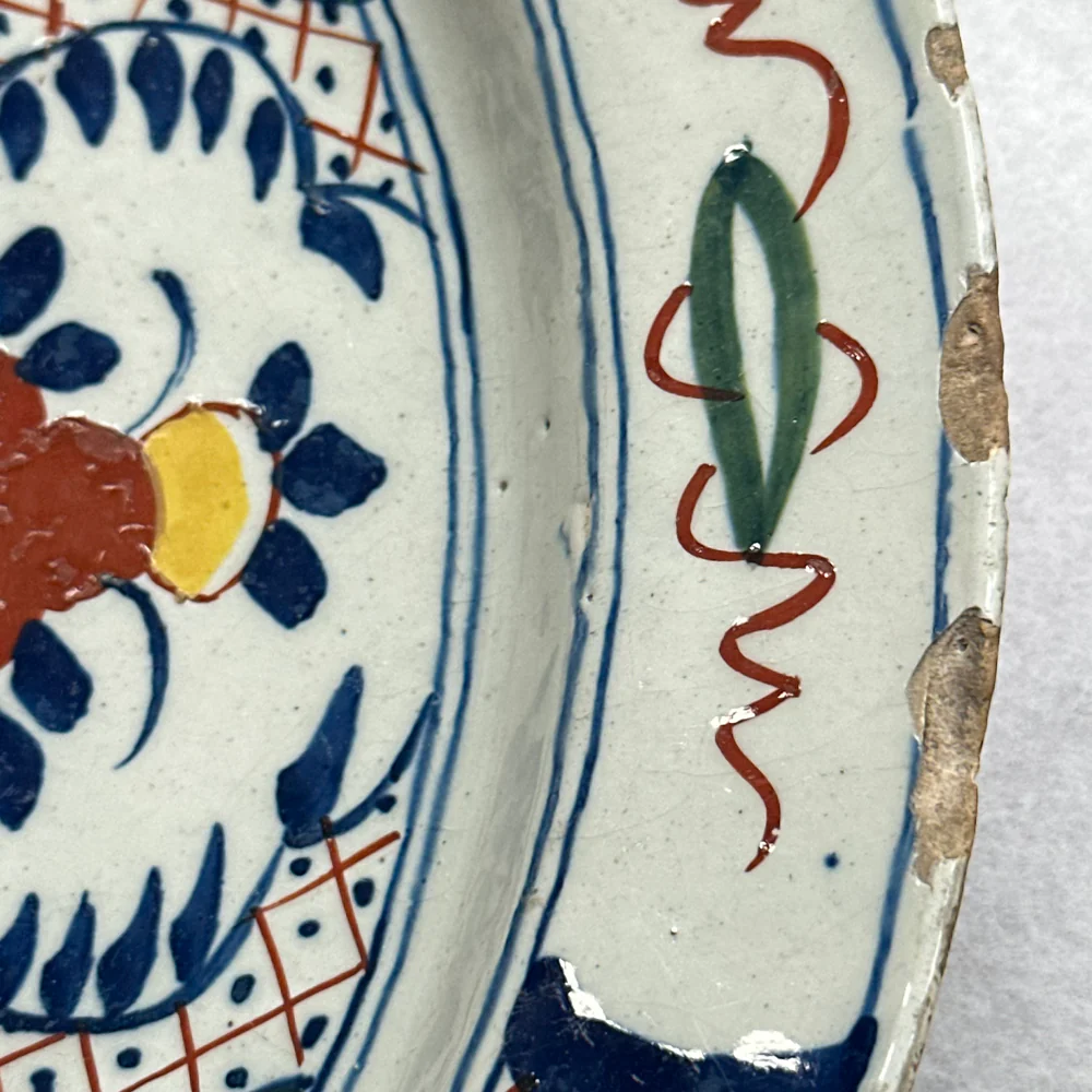 18th-century Polychrome Delft Charger Plate - Image 5