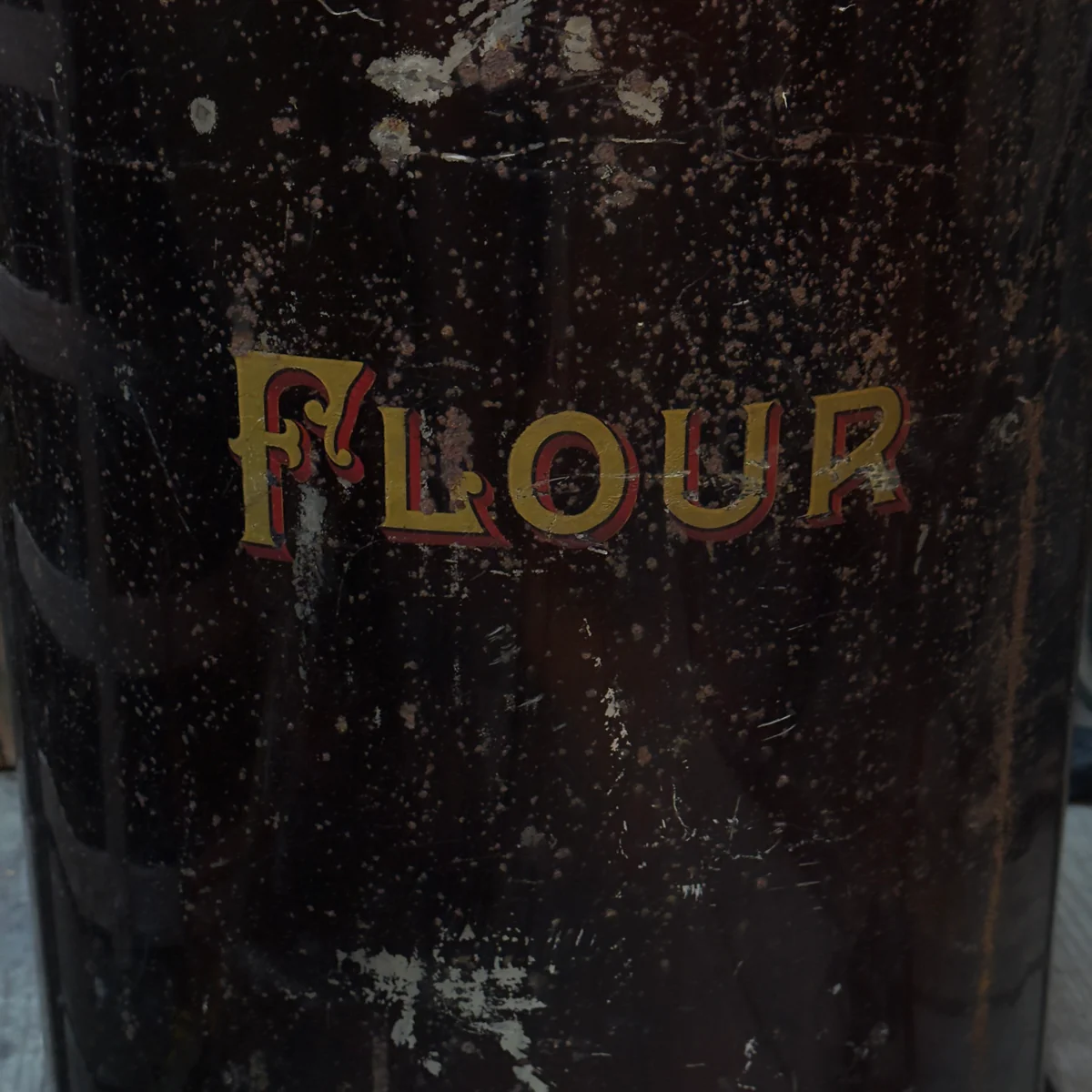 19th-century American Flour Tin Container - Image 2