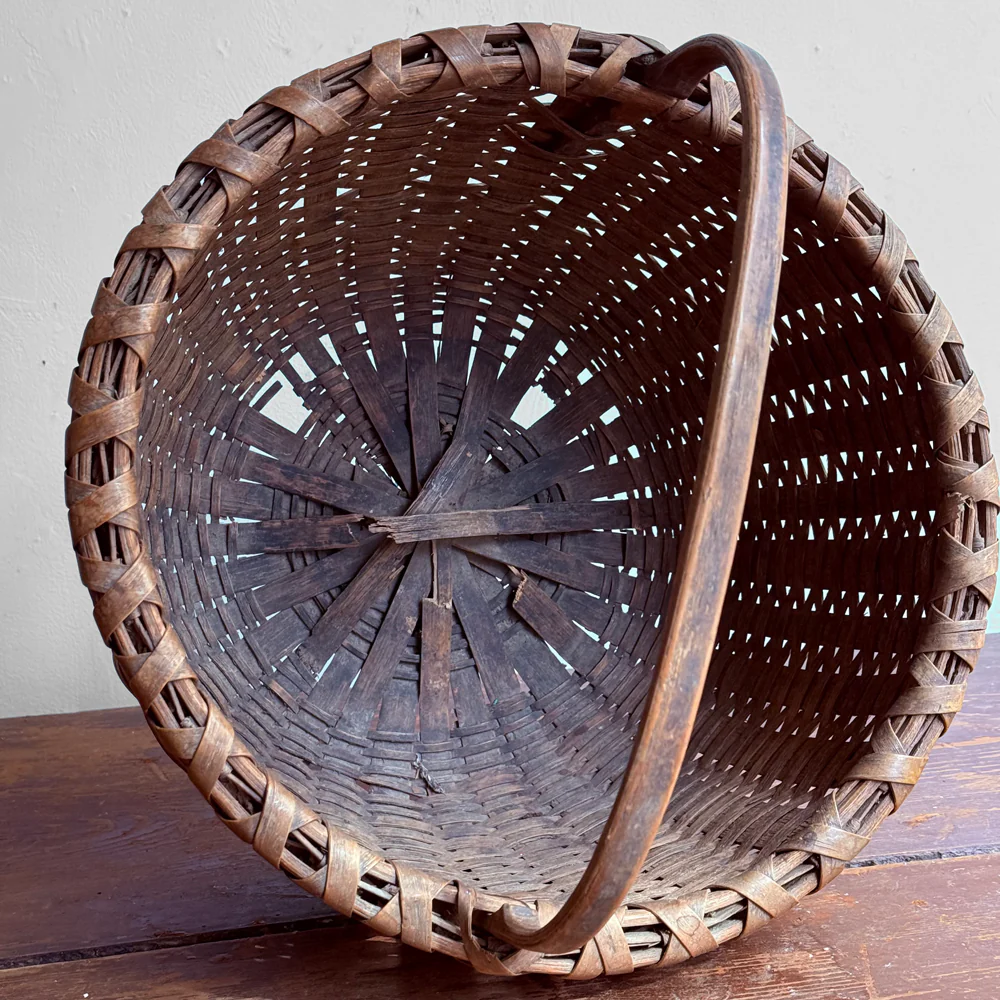 19th-century American Hand-Woven Splint Ash Basket - Image 3