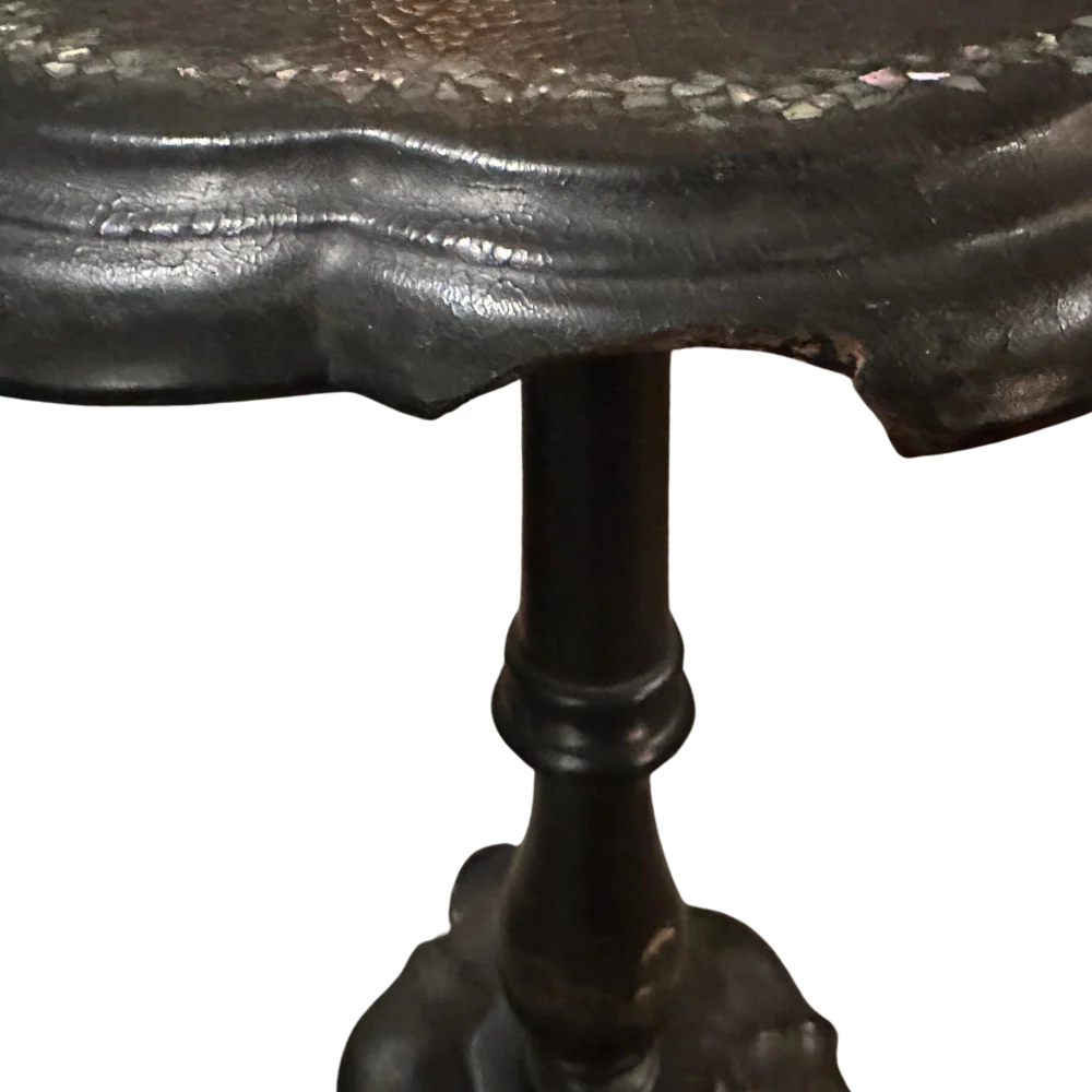 19th-century Decorative Table with Inlaid Papier-Mâché Shell - Image 5