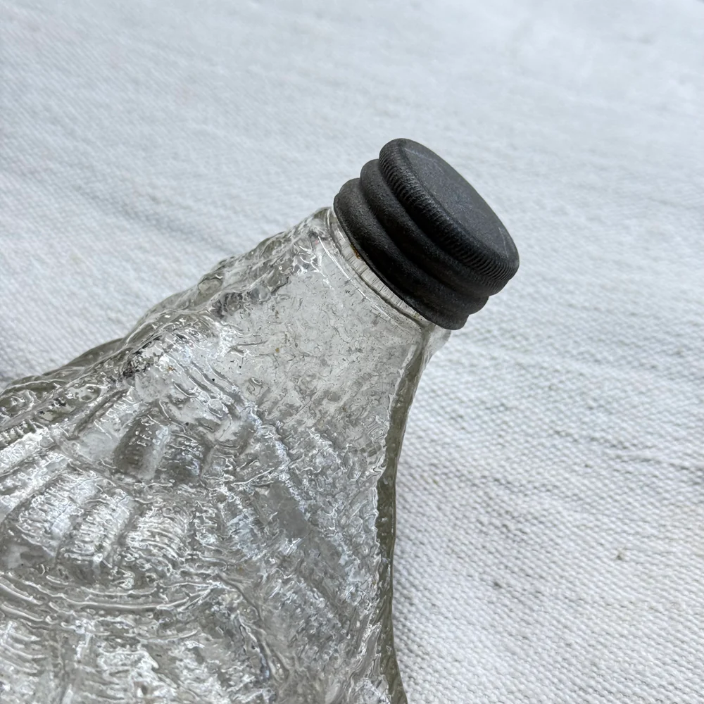 19th-century Glass Oyster Shell Flask (#1) - Image 2