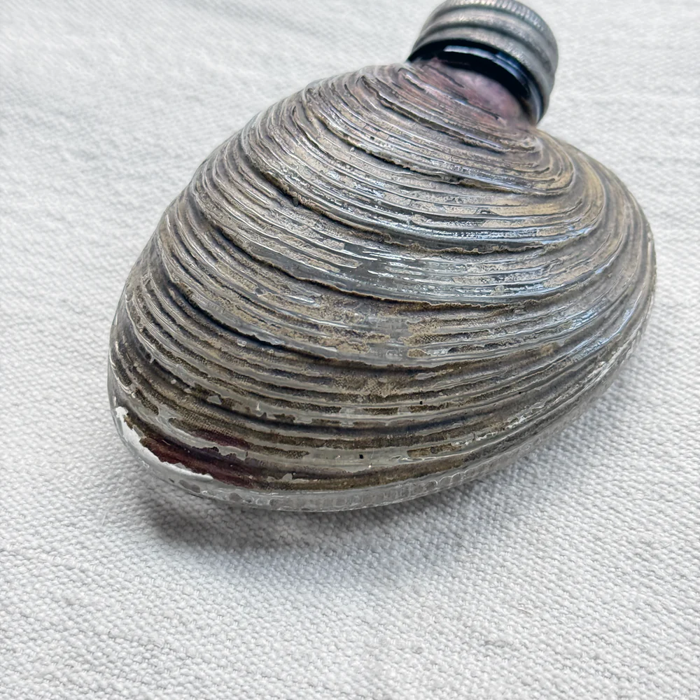 19th-century Glass Shell Flask (#2) - Image 4