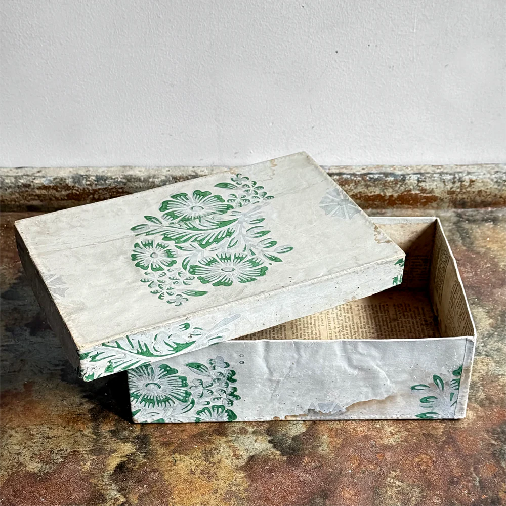 19th-century Handmade Paper Box - Image 2