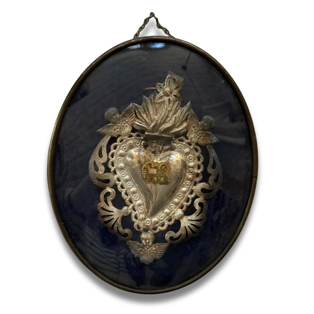 19th-century Italian Ex-Voto Sacred Silver Heart in Oval Hanging Case (No. 123)