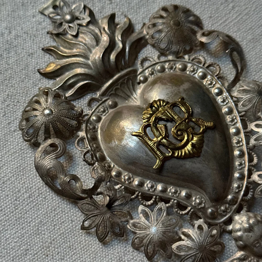 19th-century Italian Ex-Voto Sacred Silver Heart (No. 2) - Image 2
