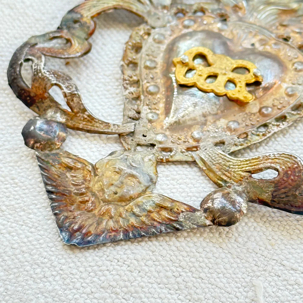 19th-century Italian Ex-Voto Sacred Silver Heart with Ribbon (No. 127) - Image 3