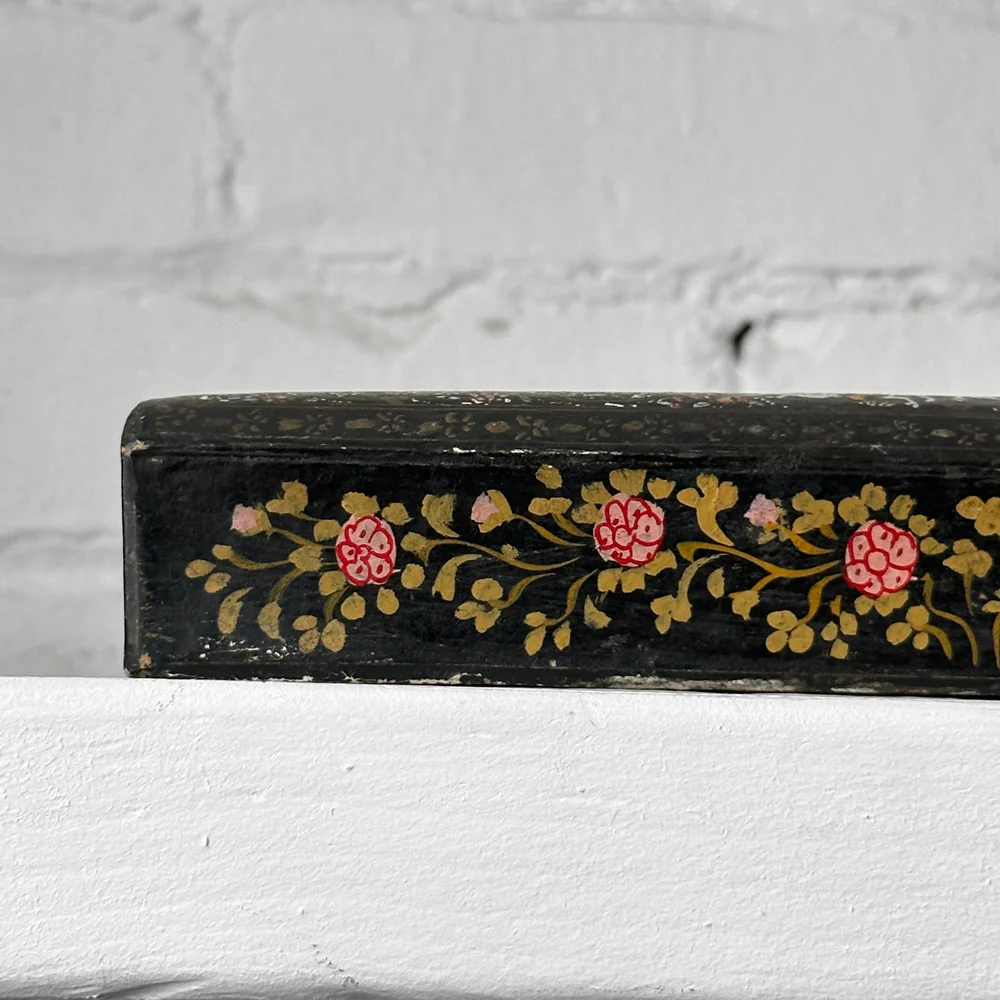 19th-century Persian Lacquered Qalamdan Pen Box with Horse Motif - Image 3