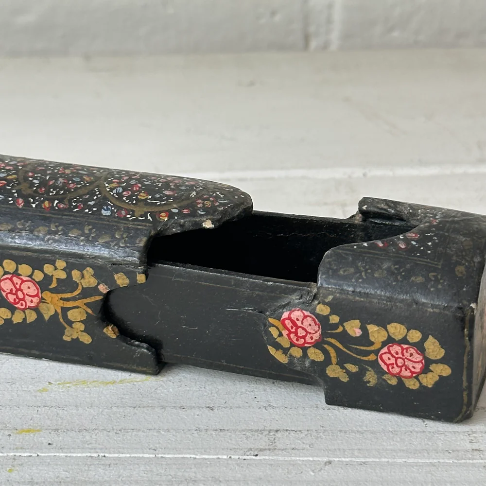 19th-century Persian Lacquered Qalamdan Pen Box with Horse Motif - Image 4