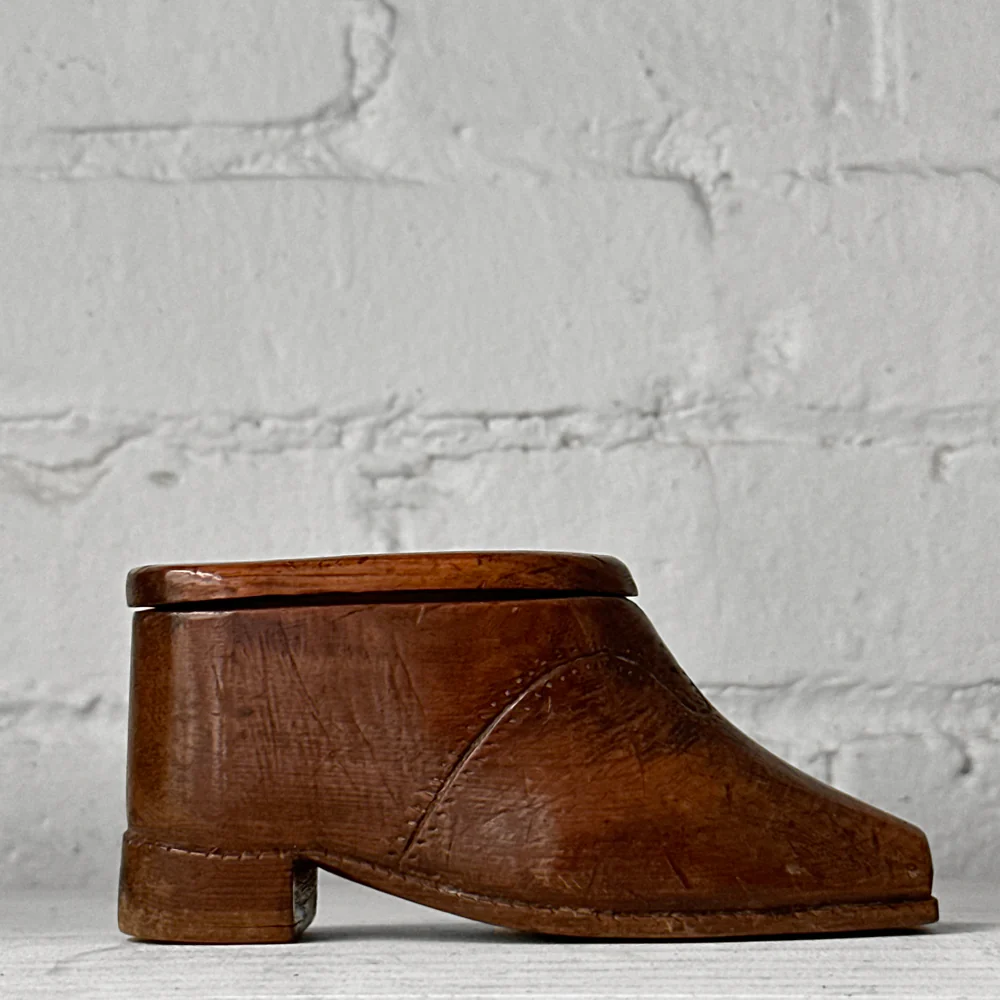 19th-century Wooden Shoe Snuff Box - Image 3