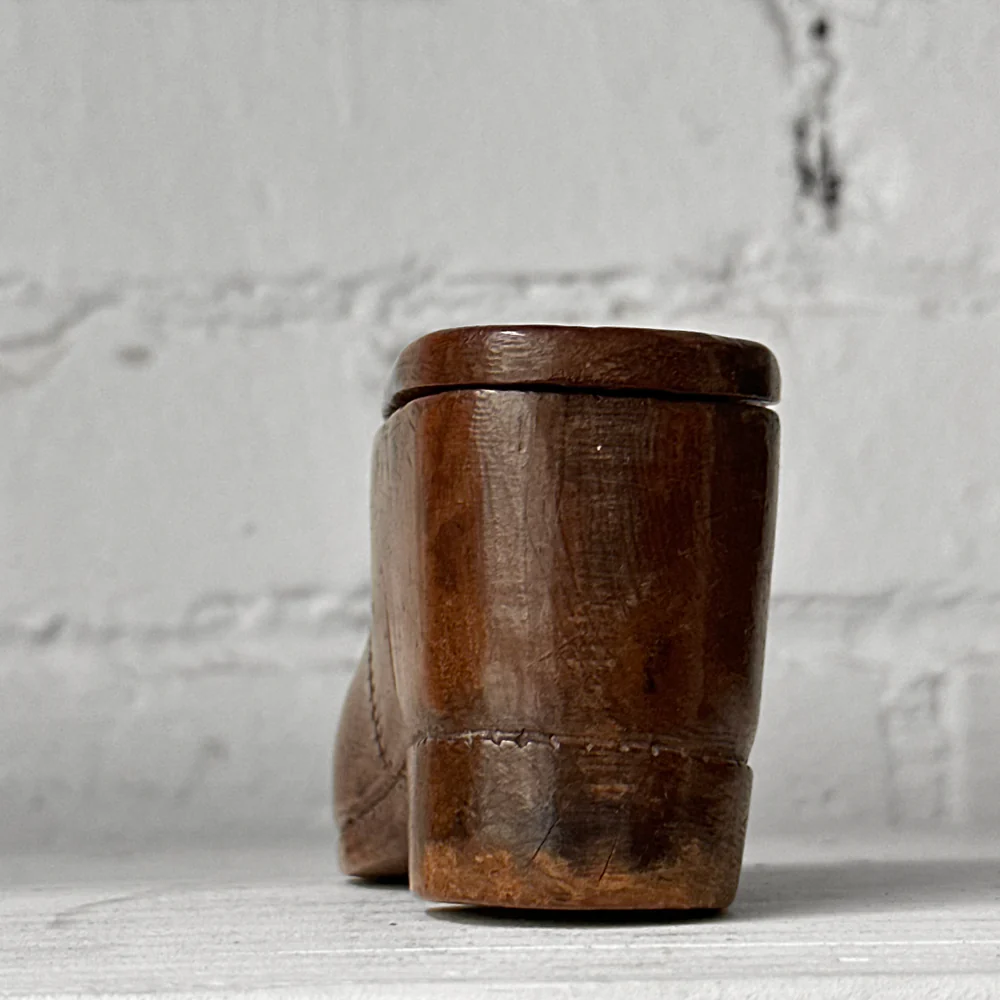 19th-century Wooden Shoe Snuff Box - Image 4