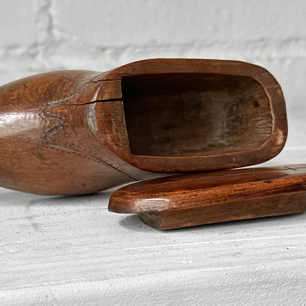 19th-century Wooden Shoe Snuff Box - Image 5