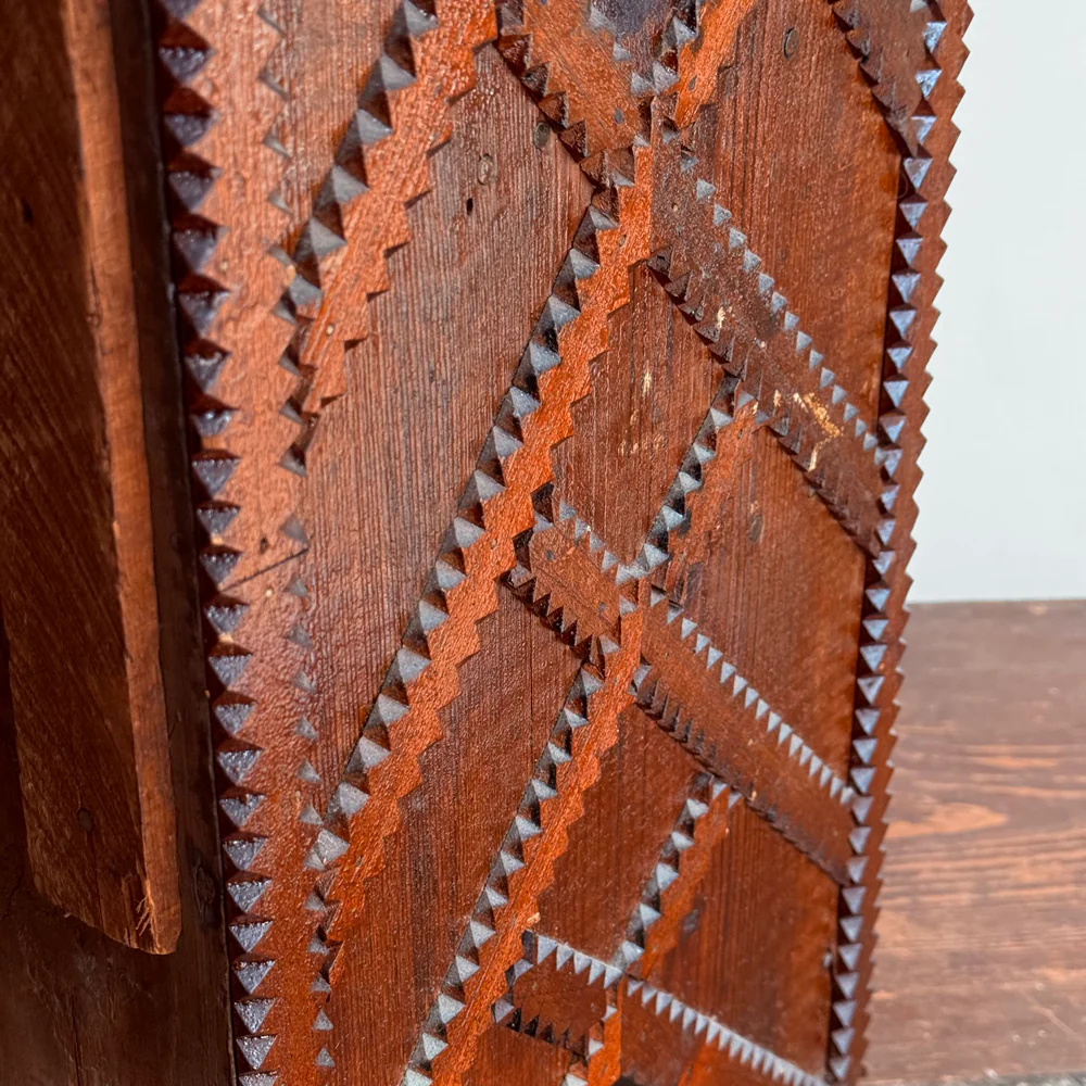 20th-century Tall Folk Dresser - Image 16