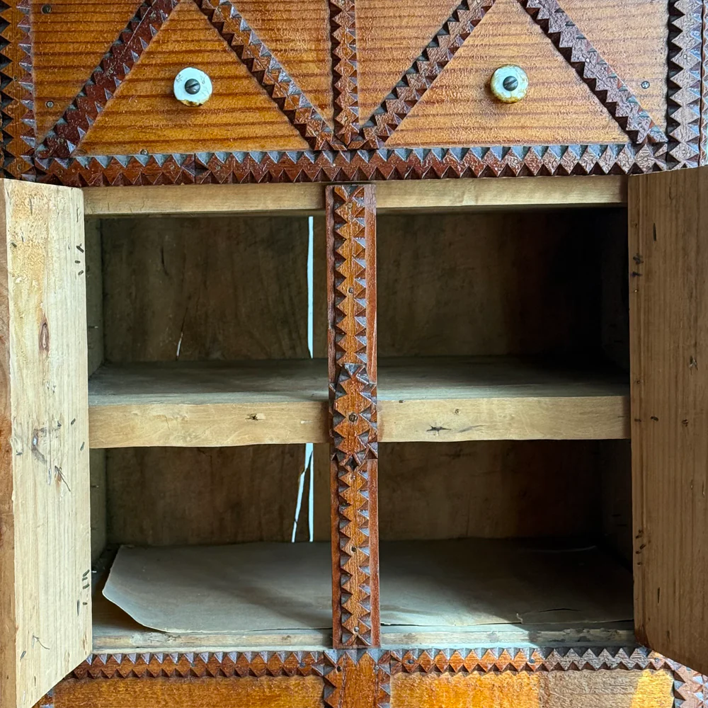 20th-century Tall Folk Dresser - Image 7