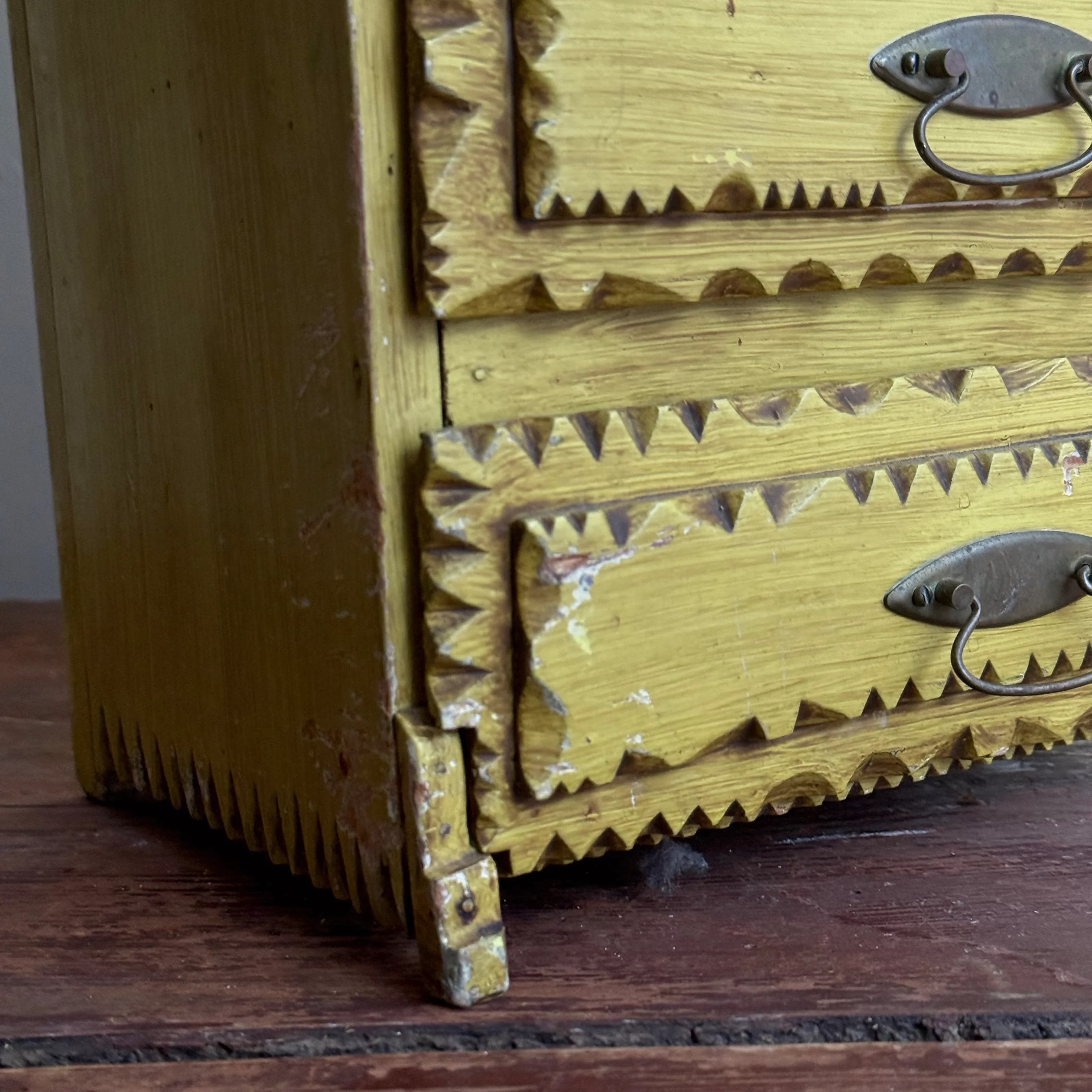 20th-century Yellow Painted Tramp Art Cabinet - Image 12