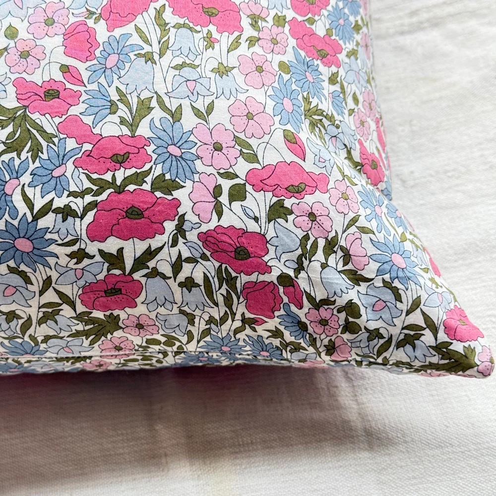 "Amour" Embroidered Cushion (26-04) - Image 3