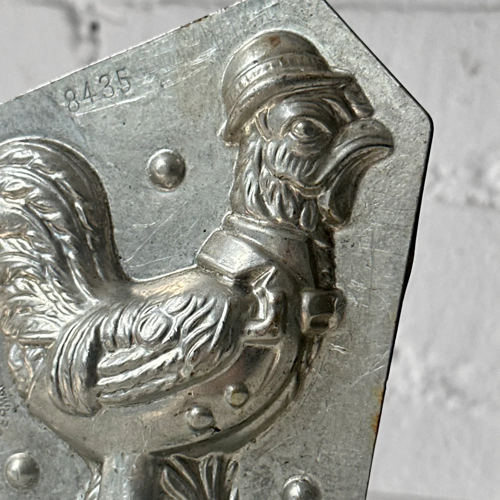 Antique Chocolate Hen in Uniform Tin Mold (#55) - Image 3
