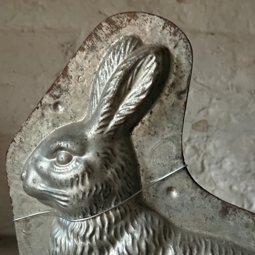 Antique Chocolate Rabbit Mold (#81) - Image 4