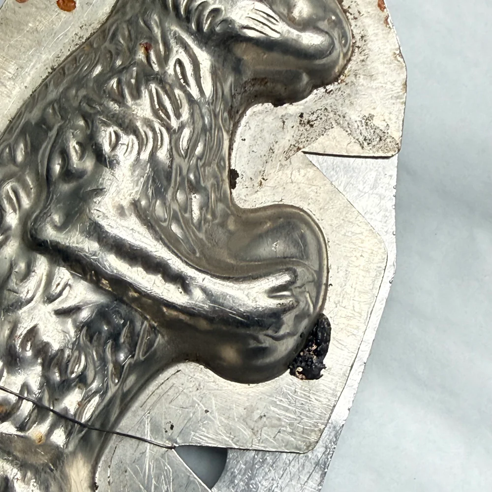 Antique Chocolate Rabbit Mold (#84) - Image 3