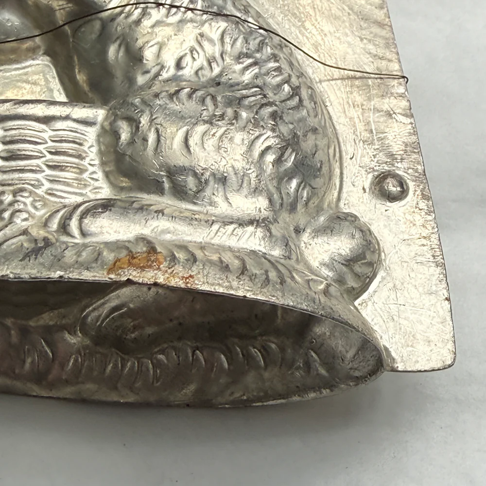 Antique Chocolate Rabbit Mold (#89) - Image 4