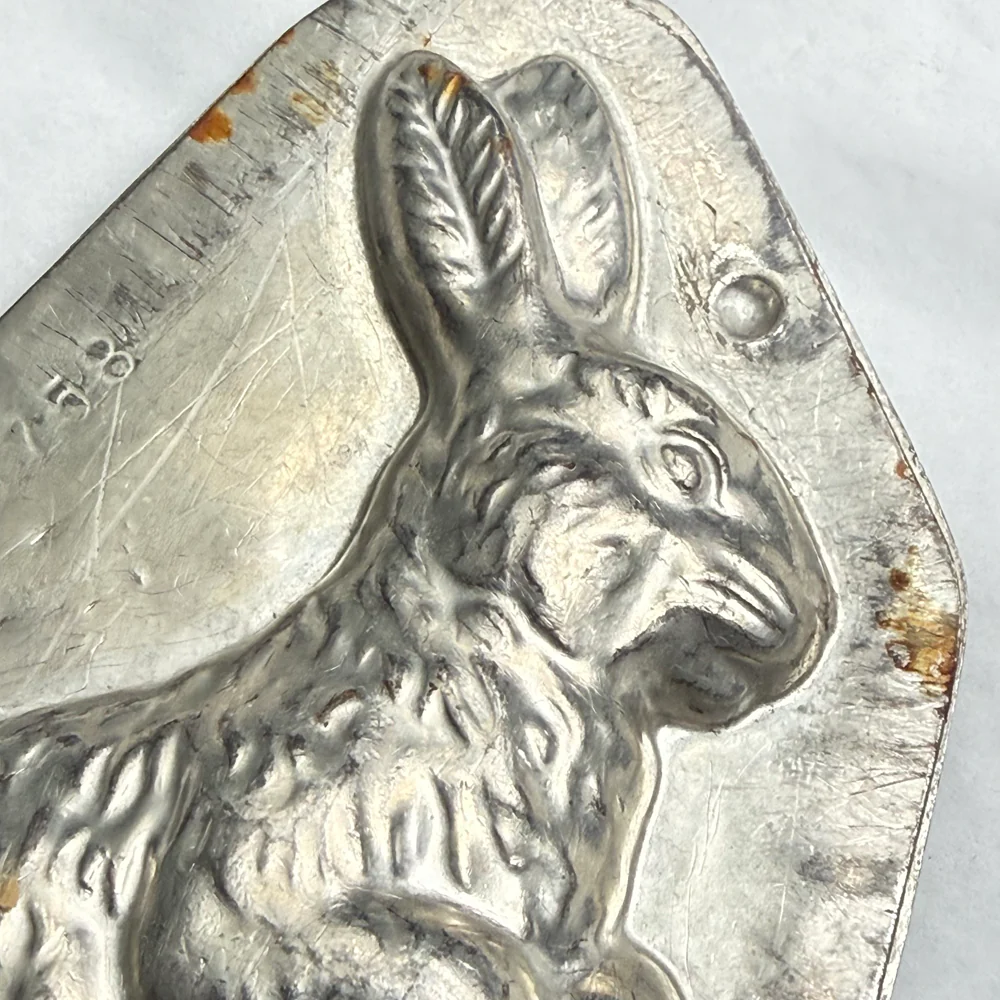 Antique Chocolate Rabbit Mold (#89) - Image 5