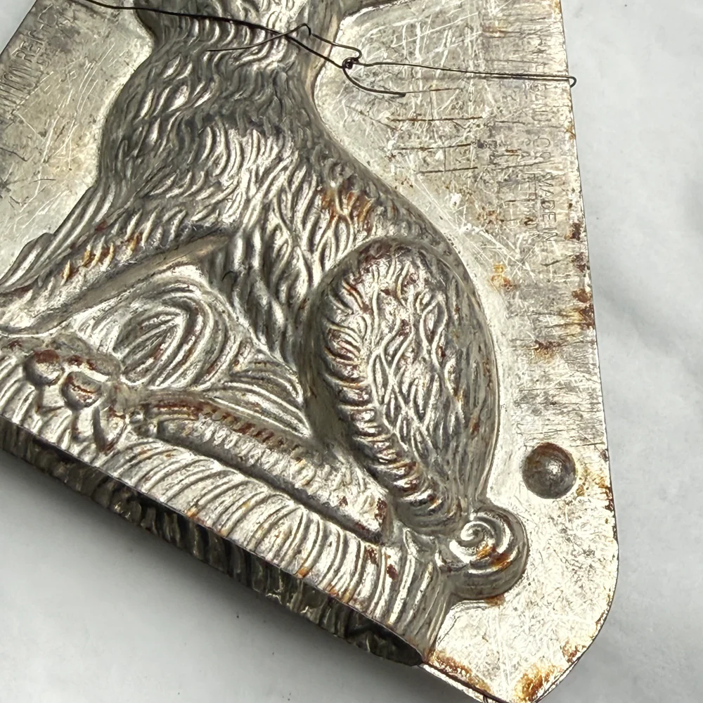 Antique Chocolate Rabbit Mold (#90) - Image 3