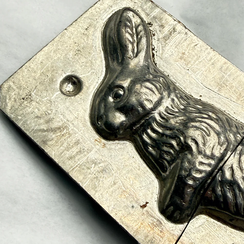 Antique Chocolate Rabbit Mold (#91) - Image 3