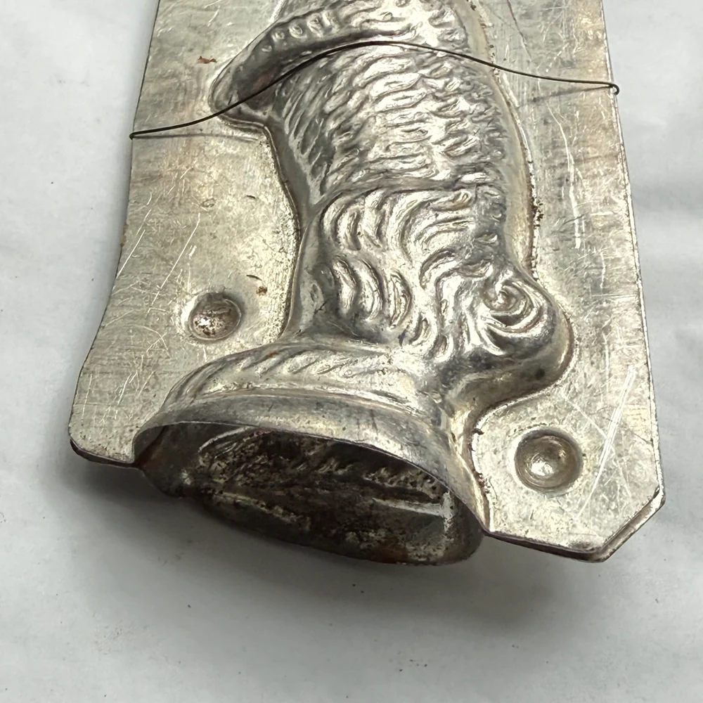 Antique Chocolate Rabbit Mold (#91) - Image 4