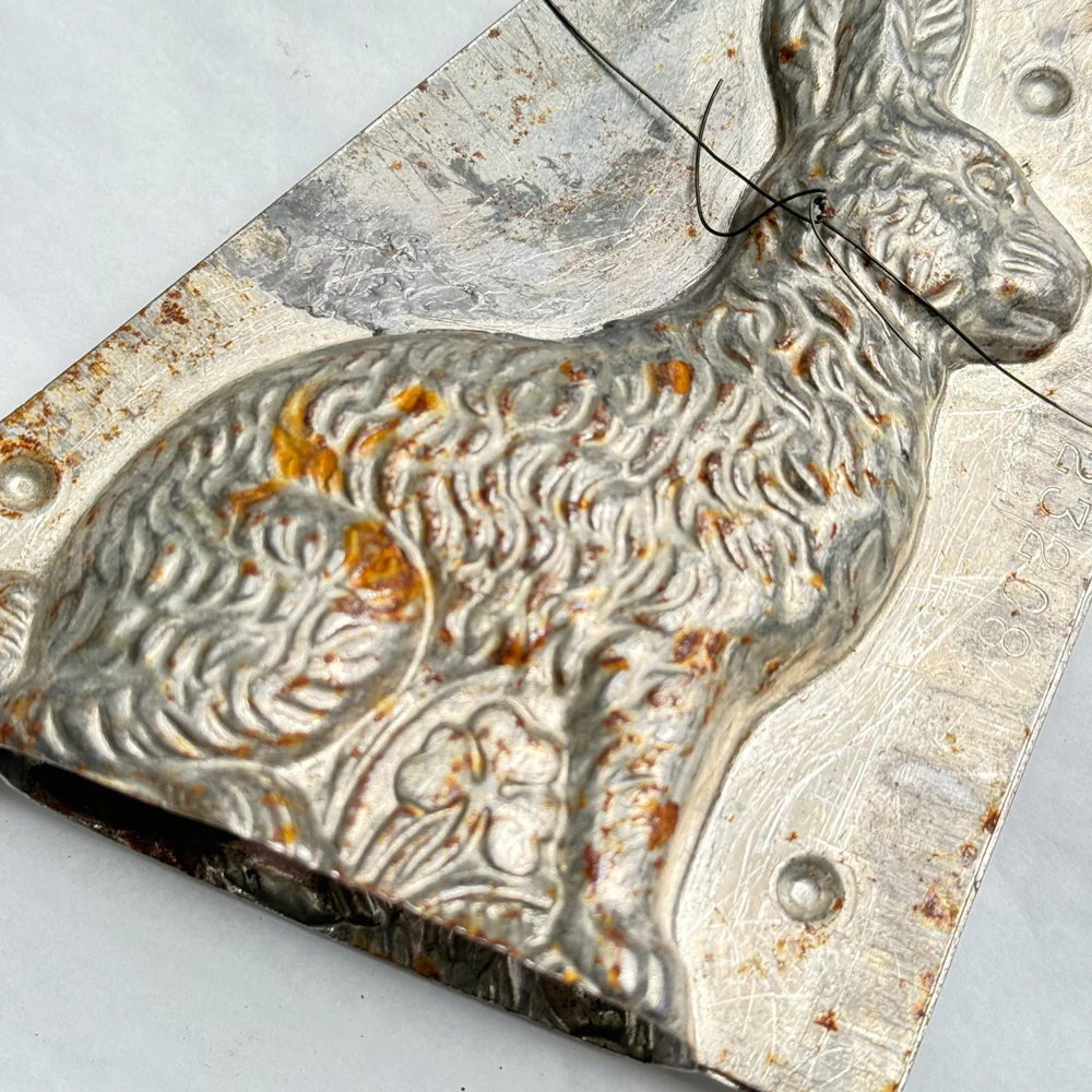 Antique Chocolate Rabbit Mold (#93) - Image 3