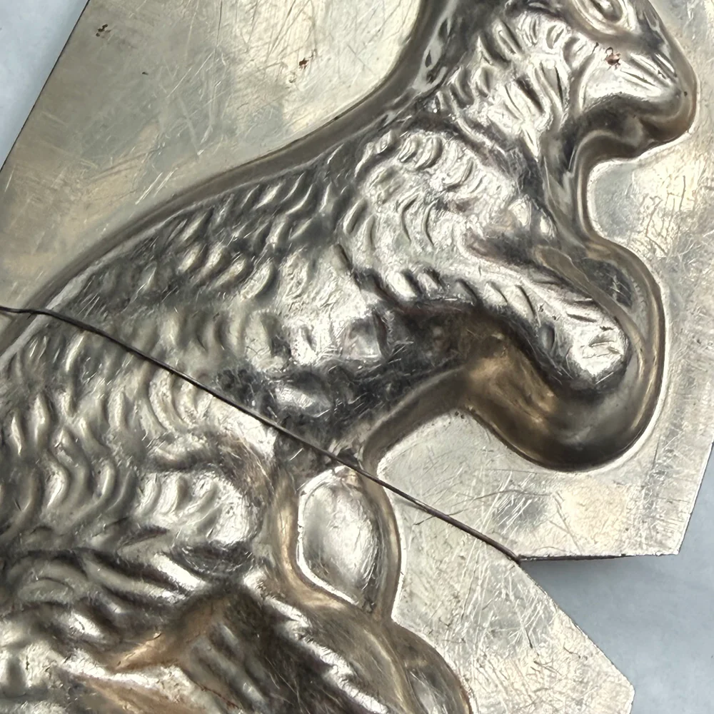 Antique Chocolate Rabbit Mold (#94) - Image 3