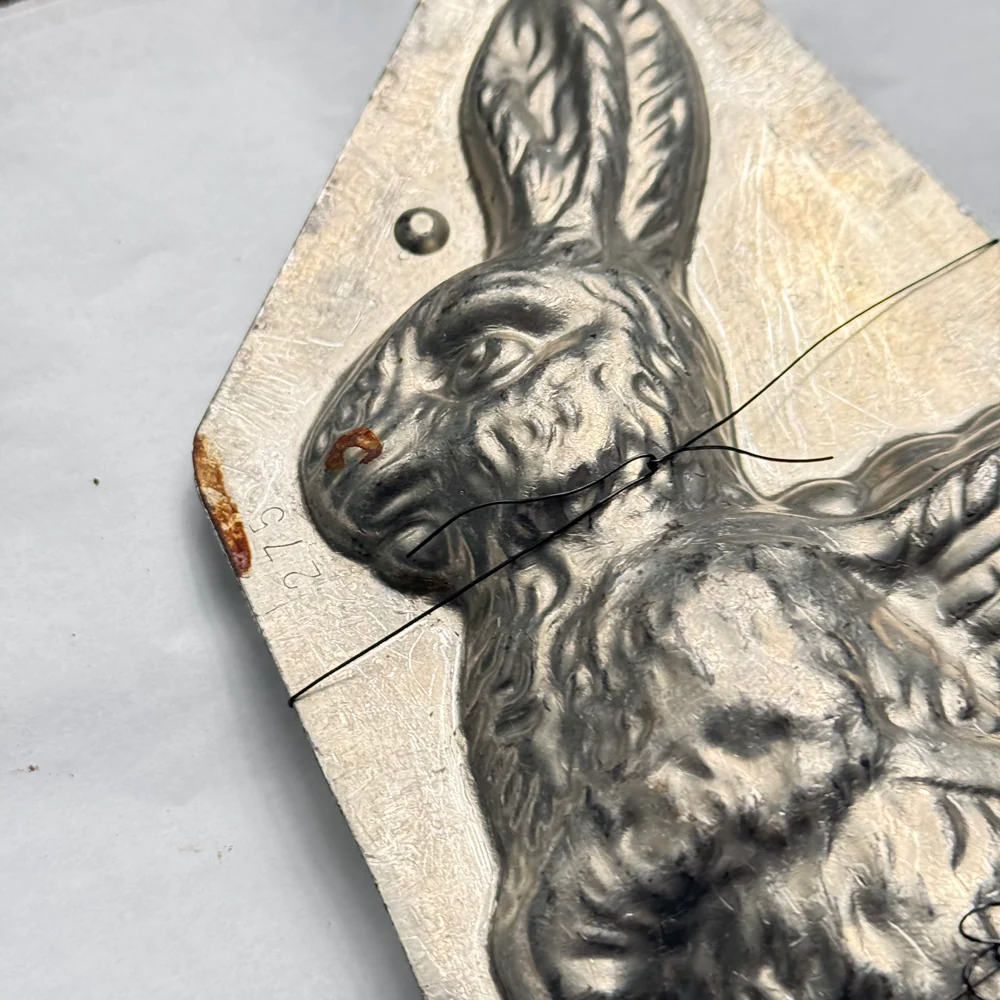 Antique Chocolate Rabbit Mold (#95) - Image 5