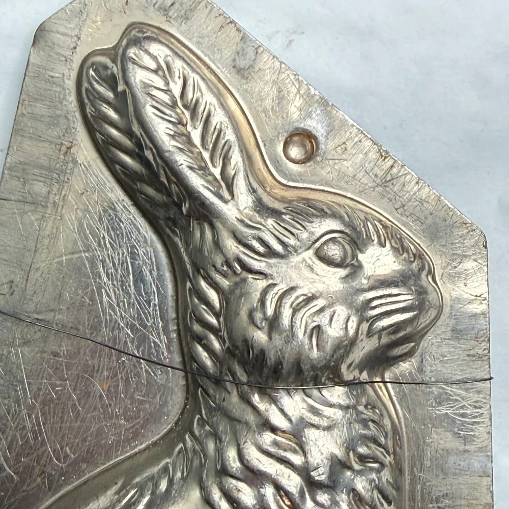 Antique Chocolate Rabbit Mold (#97) - Image 4