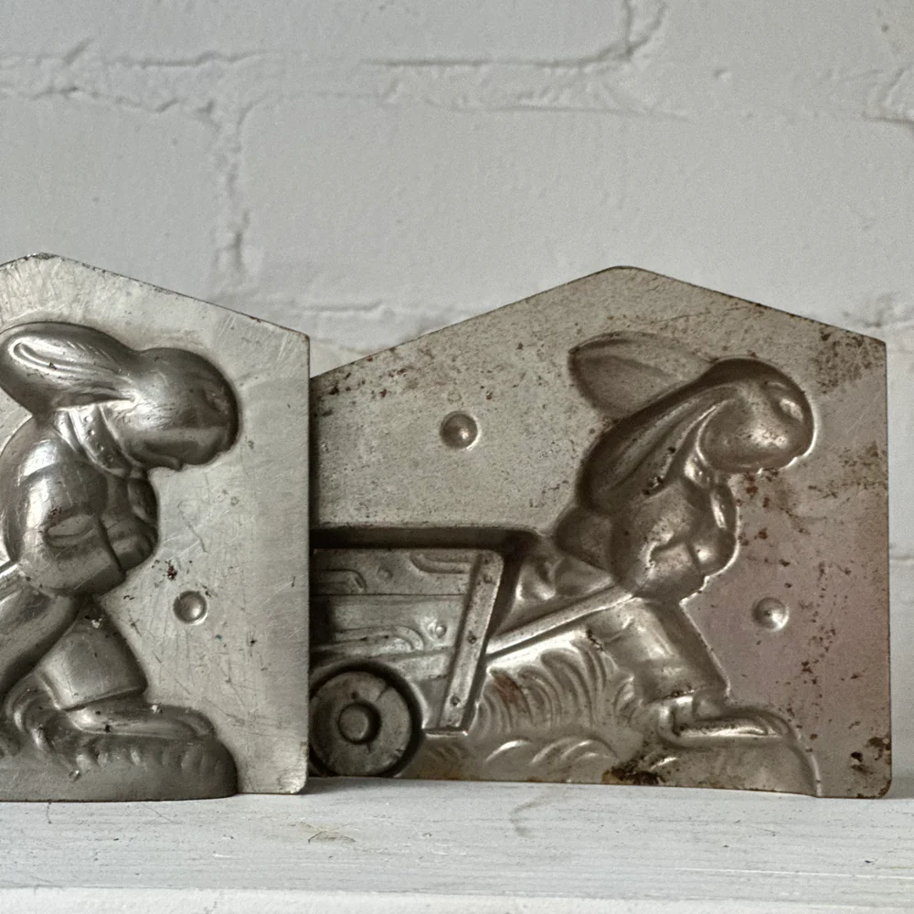 Antique Chocolate Rabbit with Wagon Tin Mold (#25) - Image 3
