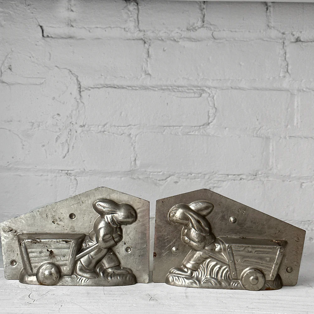 Antique Chocolate Rabbit with Wagon Tin Mold (#25) - Image 4
