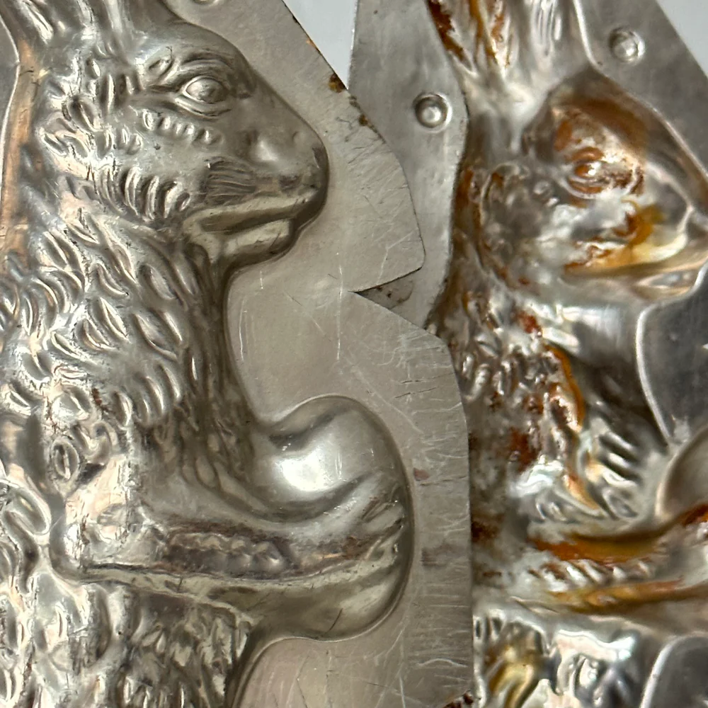 Antique Chocolate Rabbit Tin Mold (#31) - Image 3