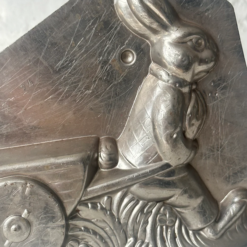 Antique Chocolate Rabbit with Wagon Tin Mold (#45) - Image 2