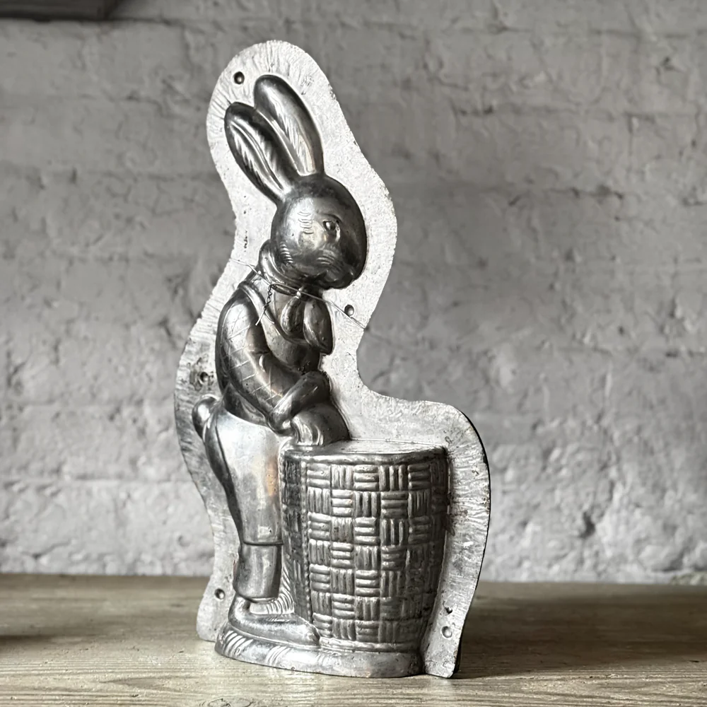 Antique Large Chocolate Rabbit Mold (#41) - Image 3