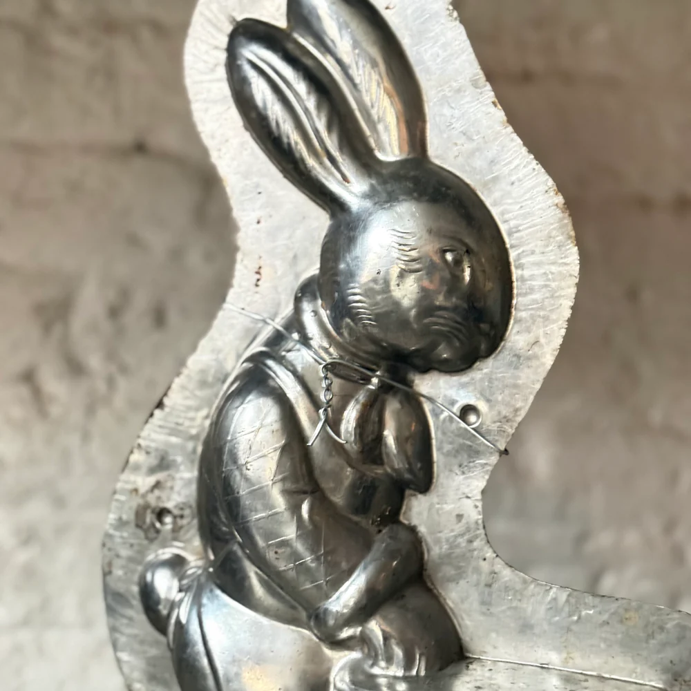 Antique Large Chocolate Rabbit Mold (#41) - Image 4