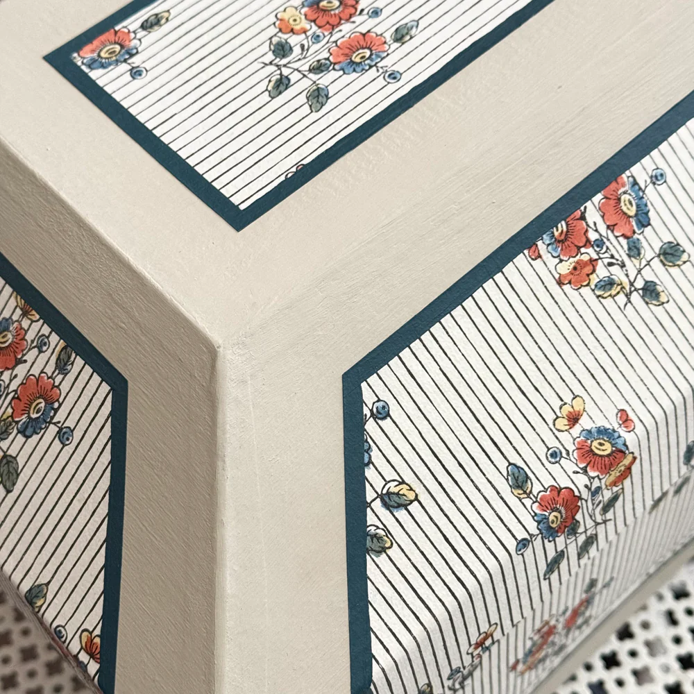 Antoinette Poisson Large Wedding Box in "Boutonnère" No. 74B - Image 6