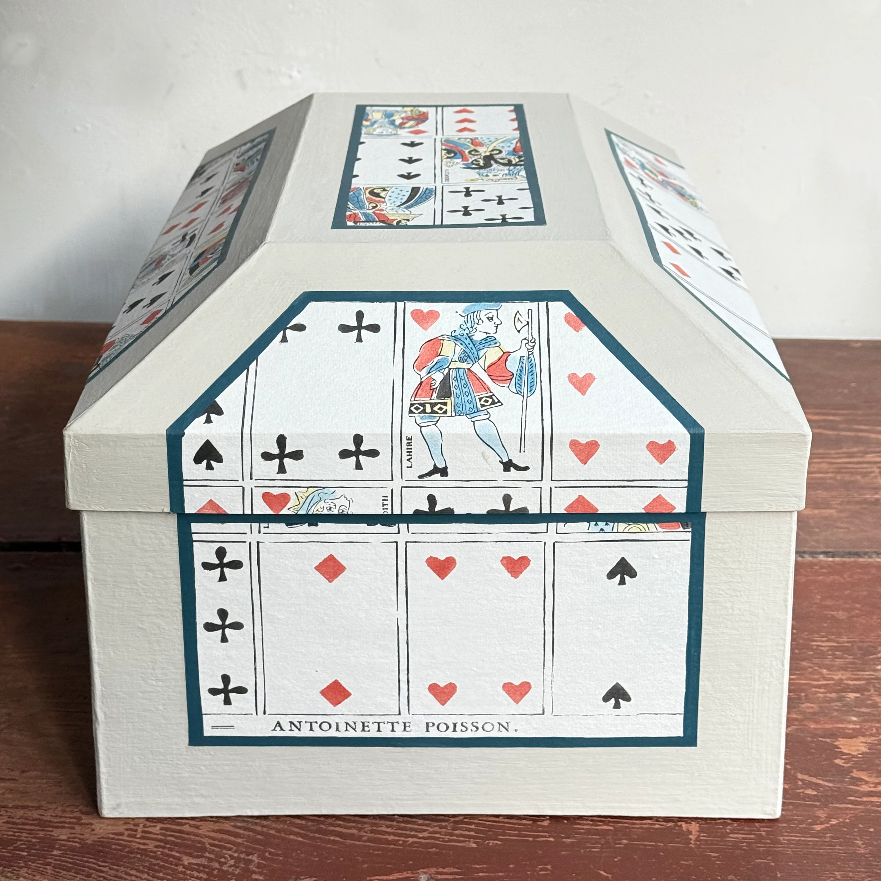 Antoinette Poisson Large Wedding Box in "Cartes à jouer parfumées" No. 1A - Image 2