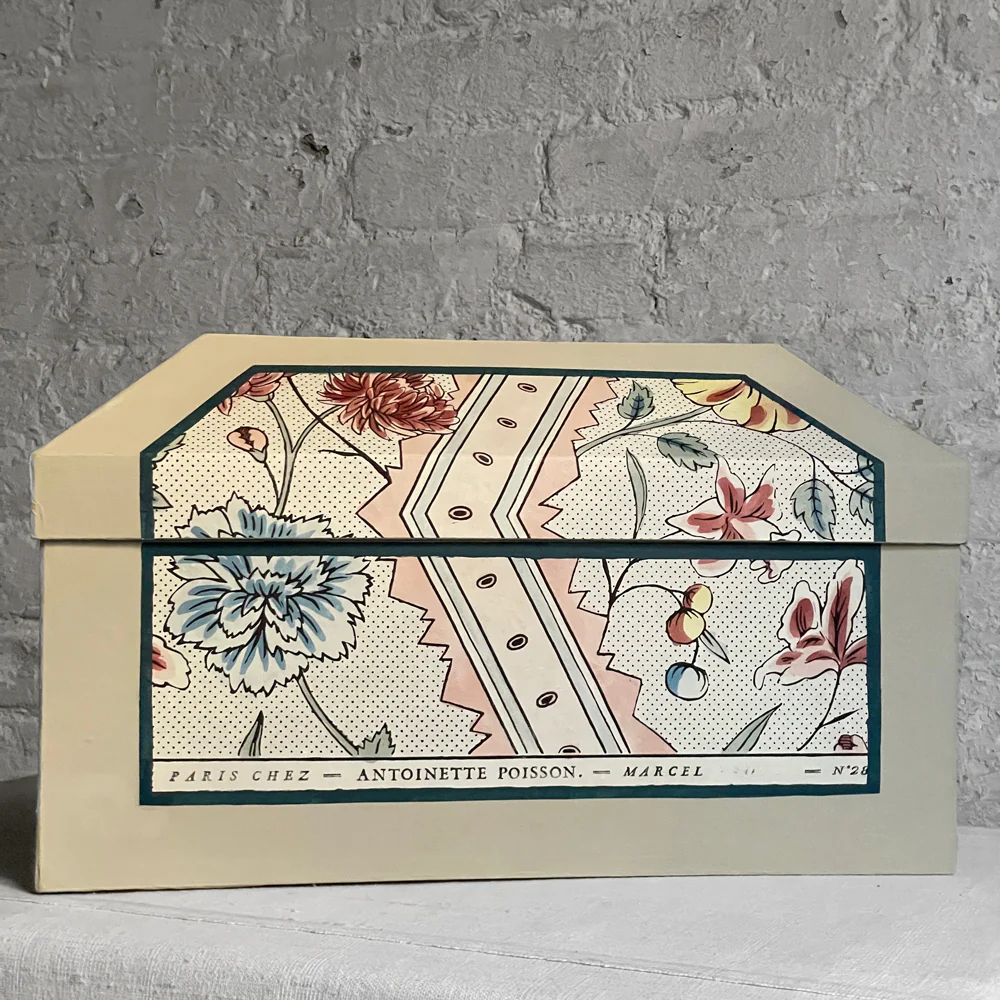Antoinette Poisson Large Wedding Box in Marcel 28A - Image 2