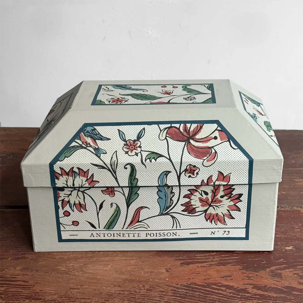 Antoinette Poisson Large Wedding Box in "Mignonette" No. 73A - Image 3