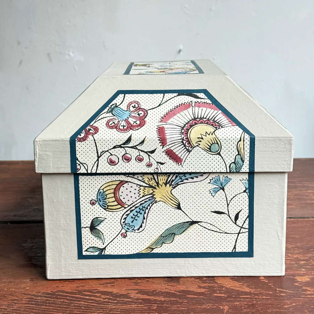 Antoinette Poisson Medium Wedding Box in Jaipur 57A - Image 5