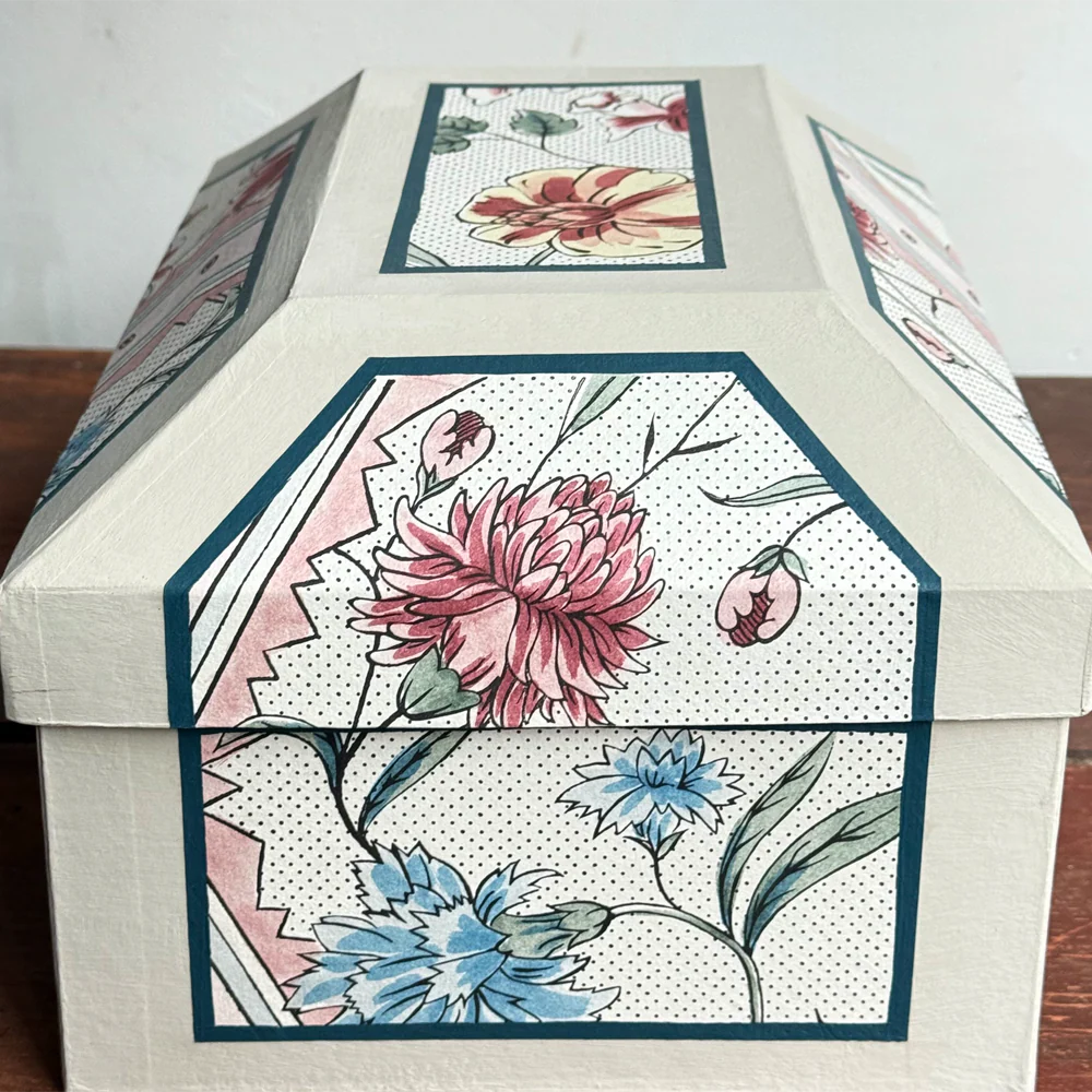 Antoinette Poisson Medium Wedding Box in "Marcel" No. 28A - Image 4