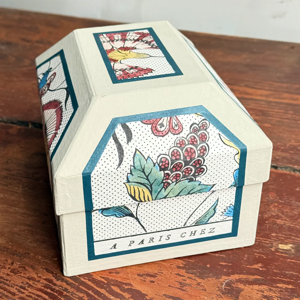 Antoinette Poisson Small Wedding Box in "Jaipur" No. 57A - Image 5