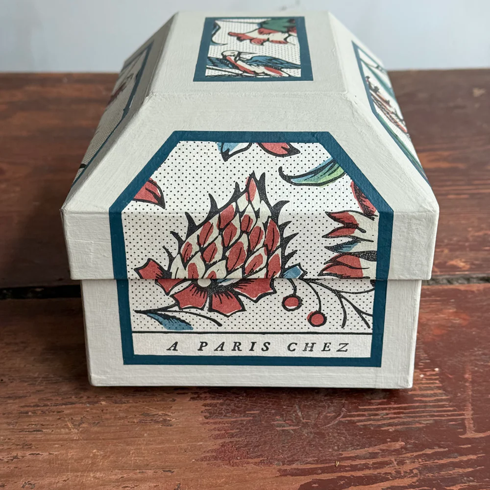 Antoinette Poisson Small Wedding Box in "Mignonette" No. 73A - Image 4