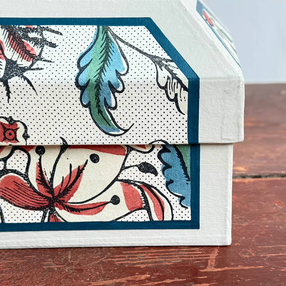 Antoinette Poisson Small Wedding Box in "Mignonette" No. 73A - Image 5