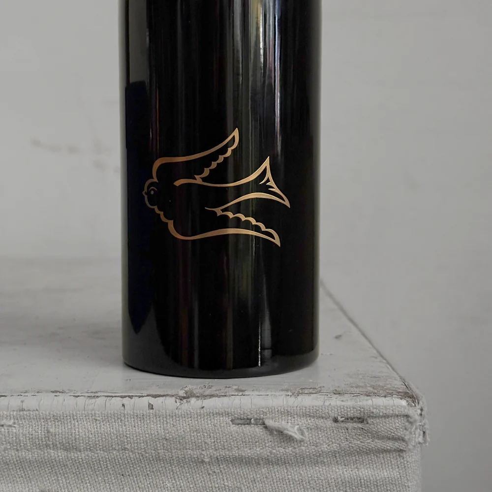 Choosing Keeping Japanese Lacquered Pen Pot in Black - Image 3