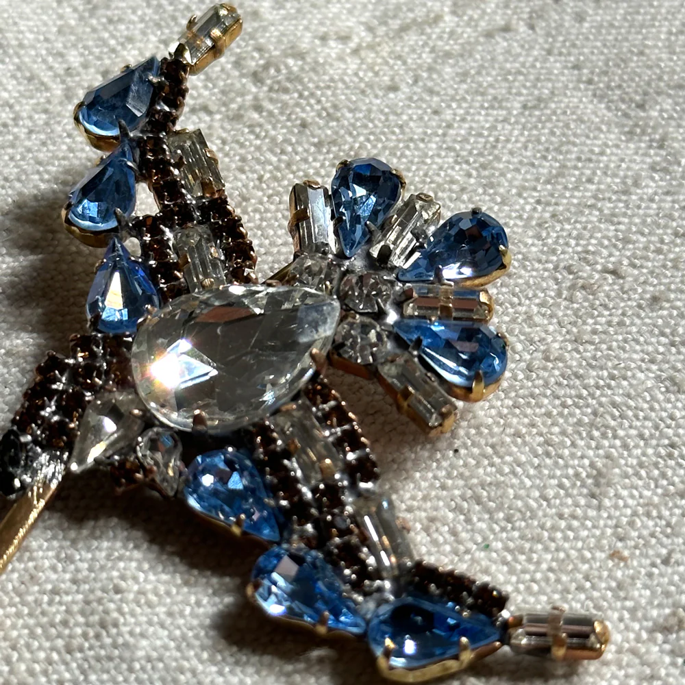 Crystal Hummingbird Brooch - Image 2